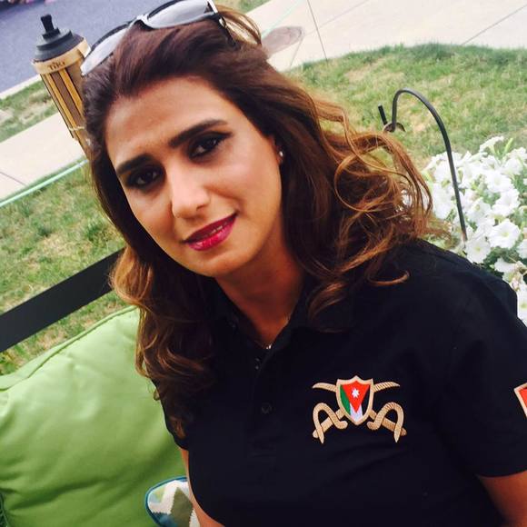 Meet your Posher, Lara - Picture 1 of 1